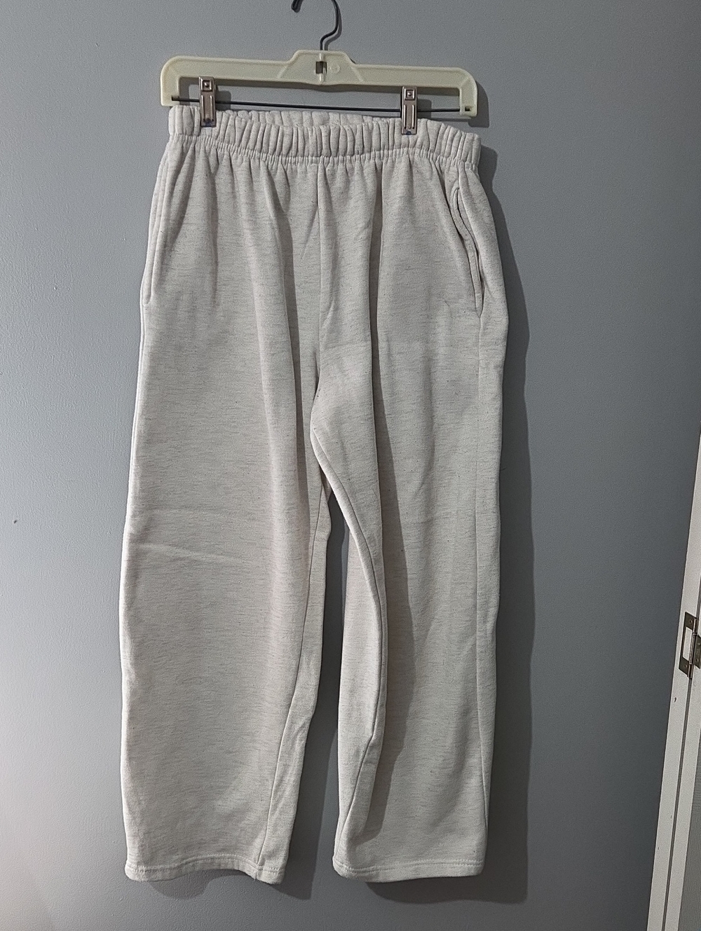 Cozy Elastic-Waist Sweatpants in Light Gray